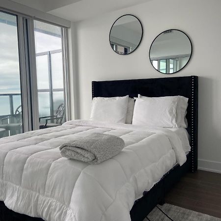1 Bedroom Waterfront Condo Торонто Екстер'єр фото